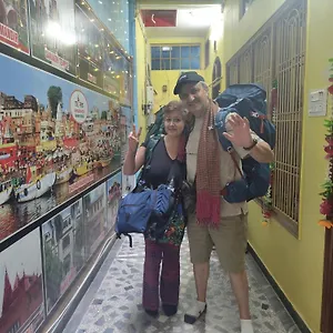 Trilok Residency - Dashashwamedh Guest house