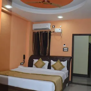 Chandra Hotel